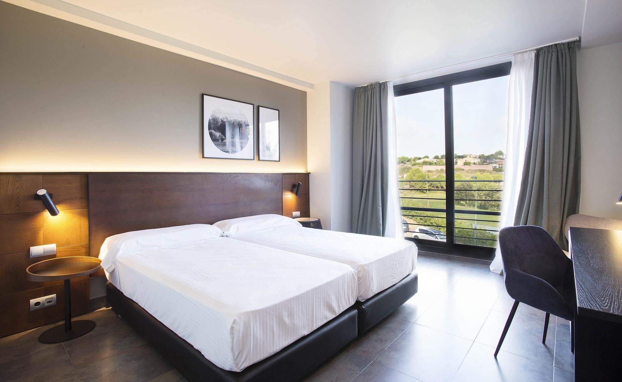 סנט אסטב ססרובירס Hotel Barcelona Golf Resort 4 Sup מראה חיצוני תמונה